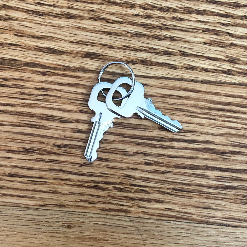 authentic Louis Vuitton lock necklace - Picture 5 of 5